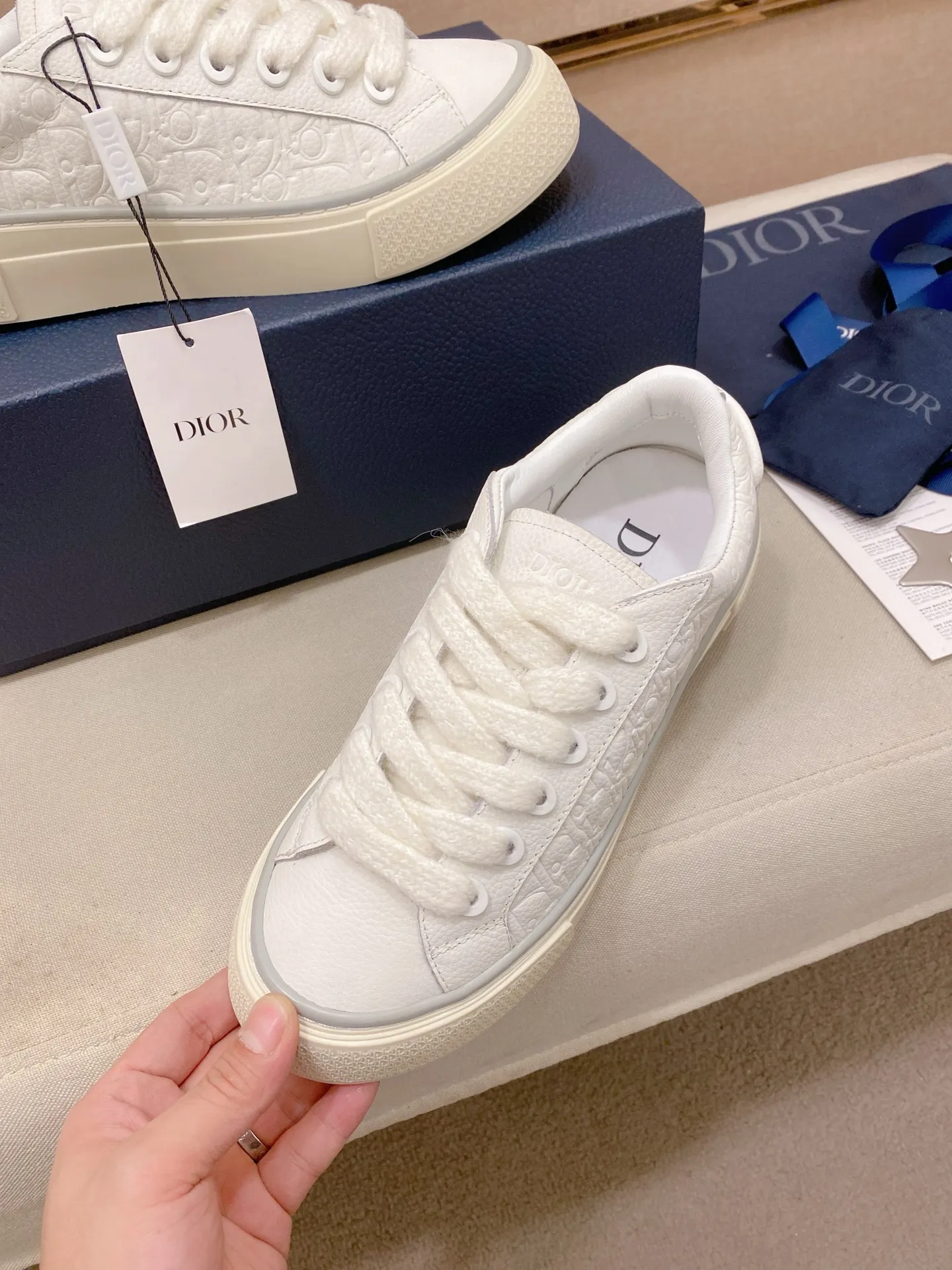 Factory price: 300 Men's shoes 💰[Dior·Dior] Top 🔍Couple style 💏🔍New casual sports style couple shoes, new four-season design, perfect workmanship, lace-up lazy style to create cabinet quality, upper: imported first-layer cowhide, sheepskin lining is soft and comfortable, ultra-light TPU wear-resistant outsole, simple, versatile fashion men's shoes, excellent color code number 35--44